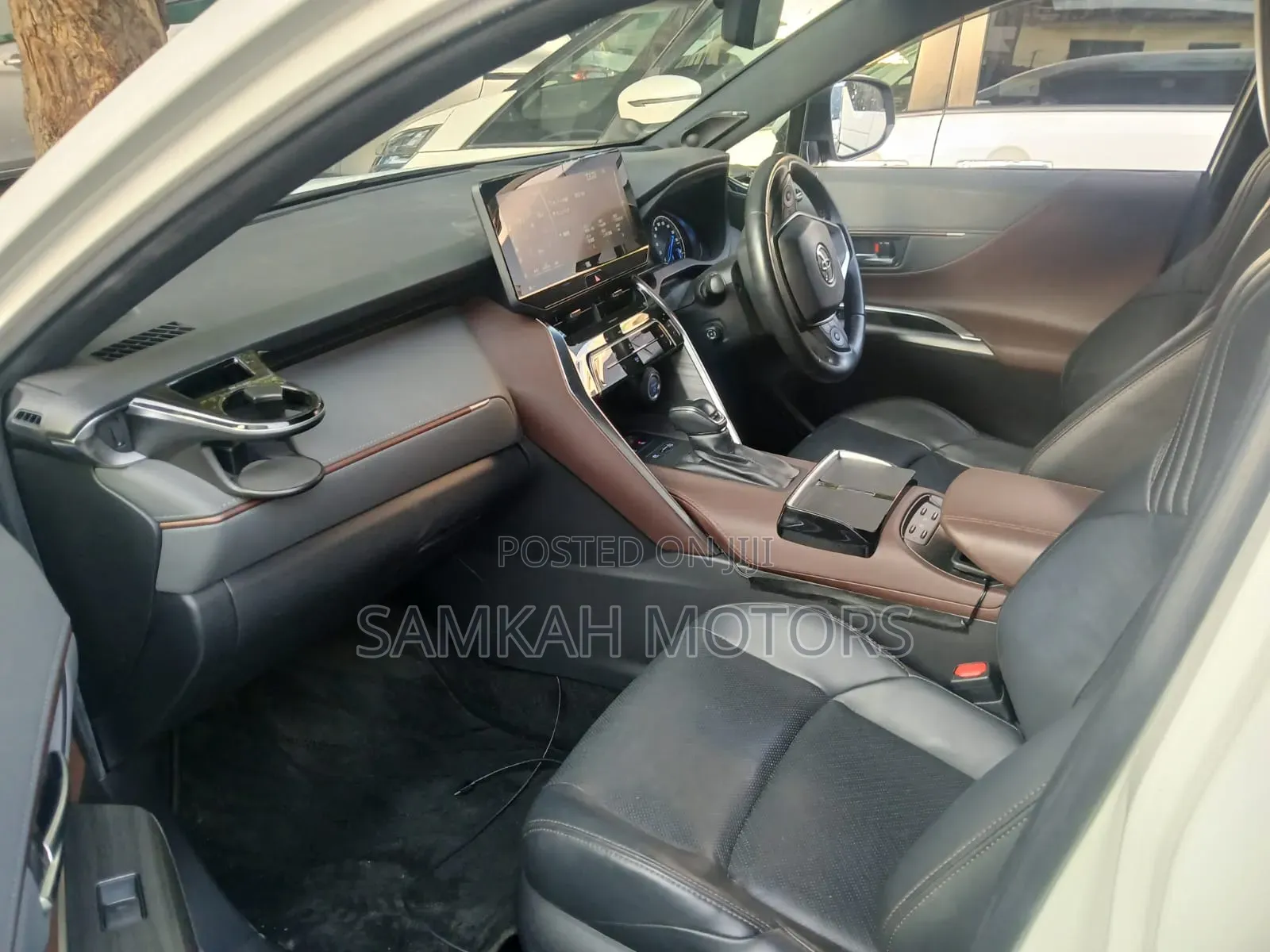 Toyota Harrier 2022 White