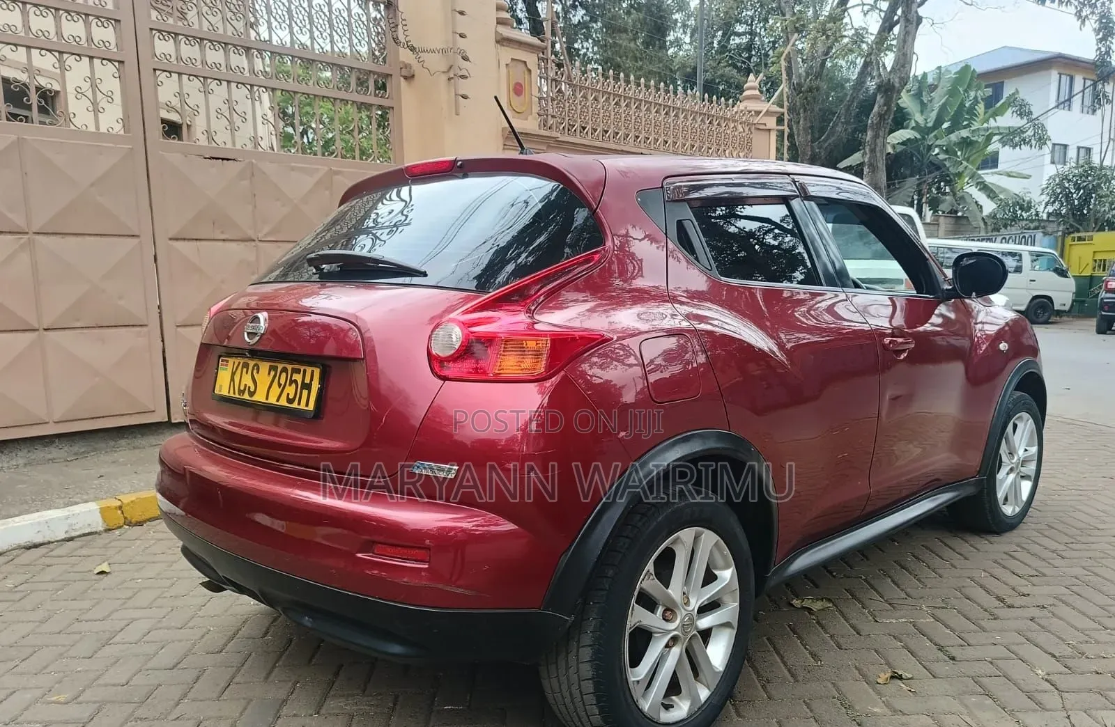Nissan Juke 2011 Red