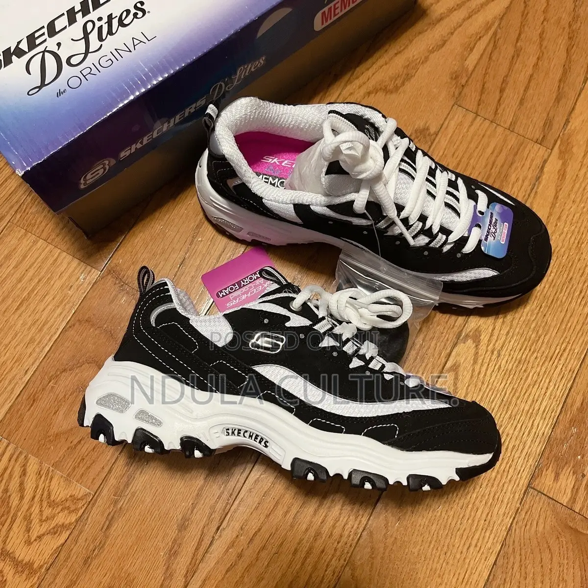 Skechers D Lite’s Original Sneakers