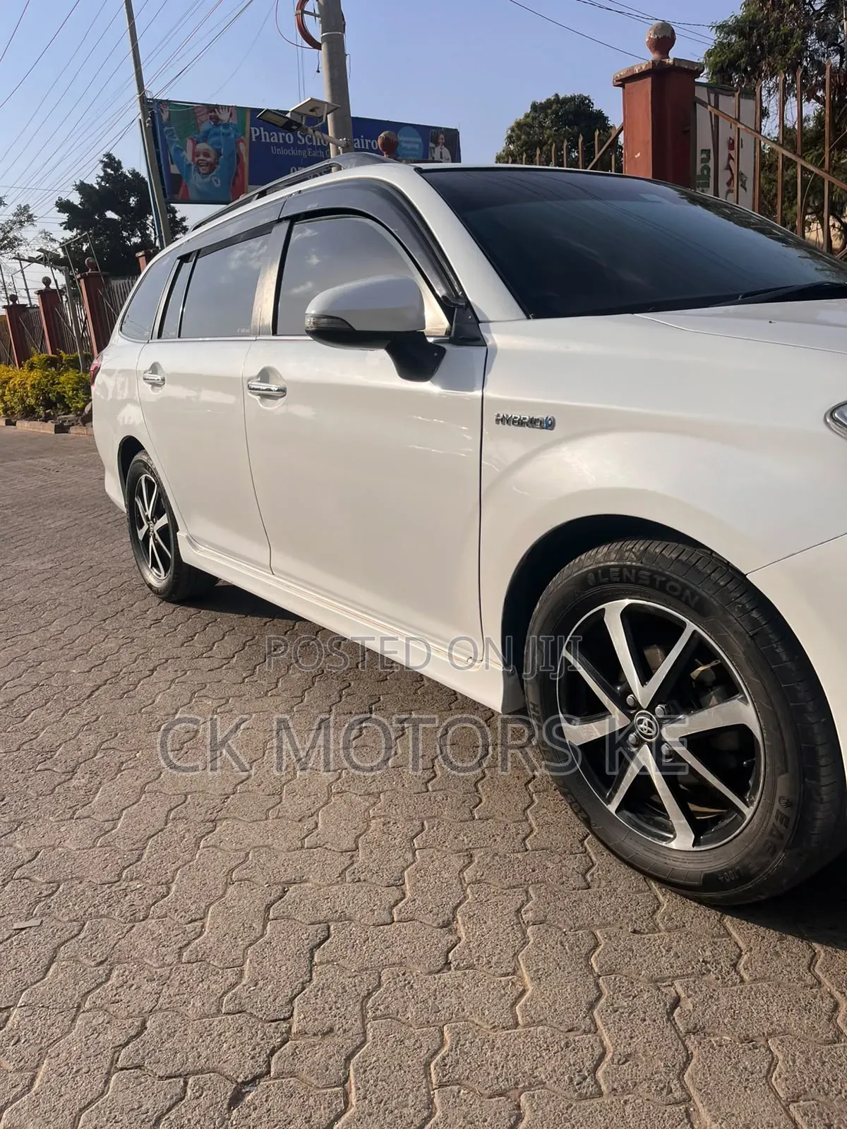 Toyota Corolla Fielder 1.5 Hybrid FWD 2018 White