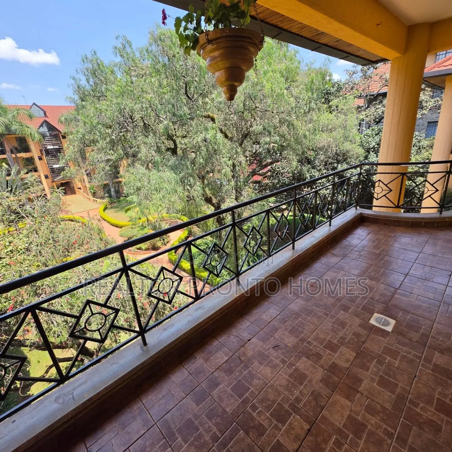 4bdrm Penthouse in Lavington, Valley Arcade for rent