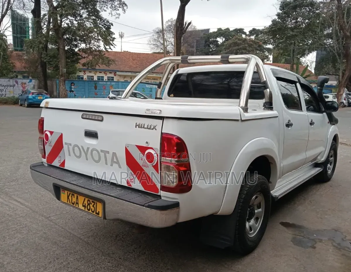 Toyota Hilux 2015 White