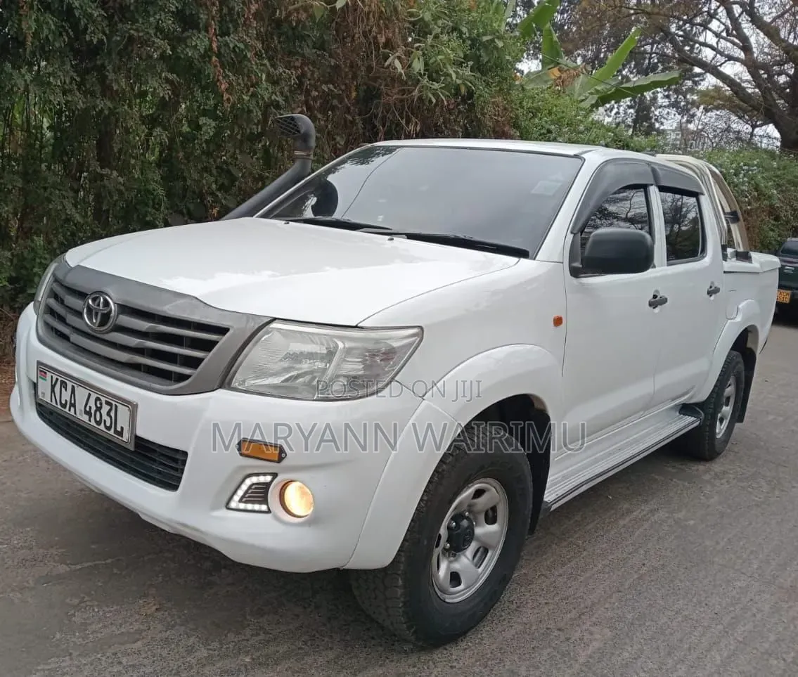 Toyota Hilux 2015 White