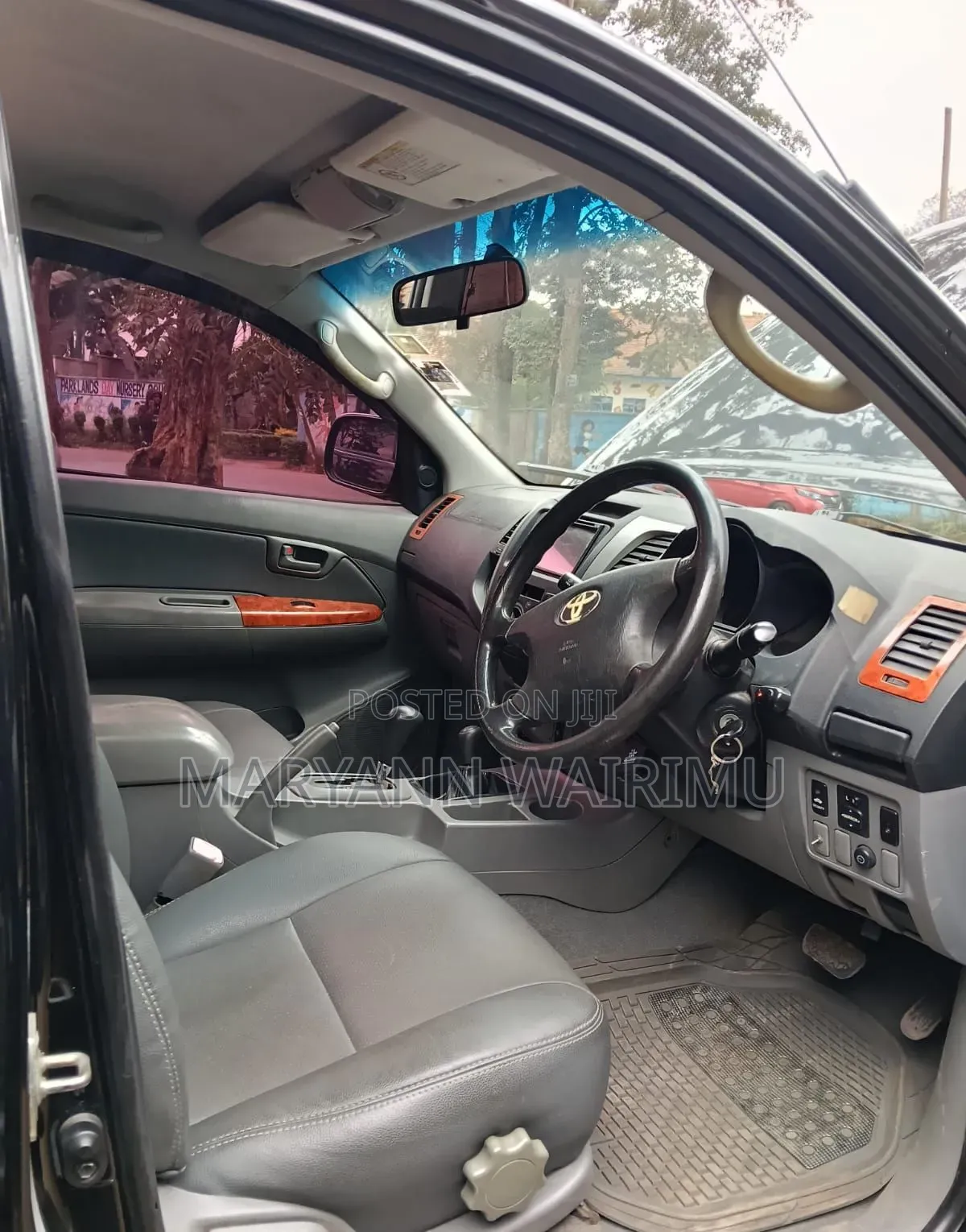 Toyota Hilux 2011 Black