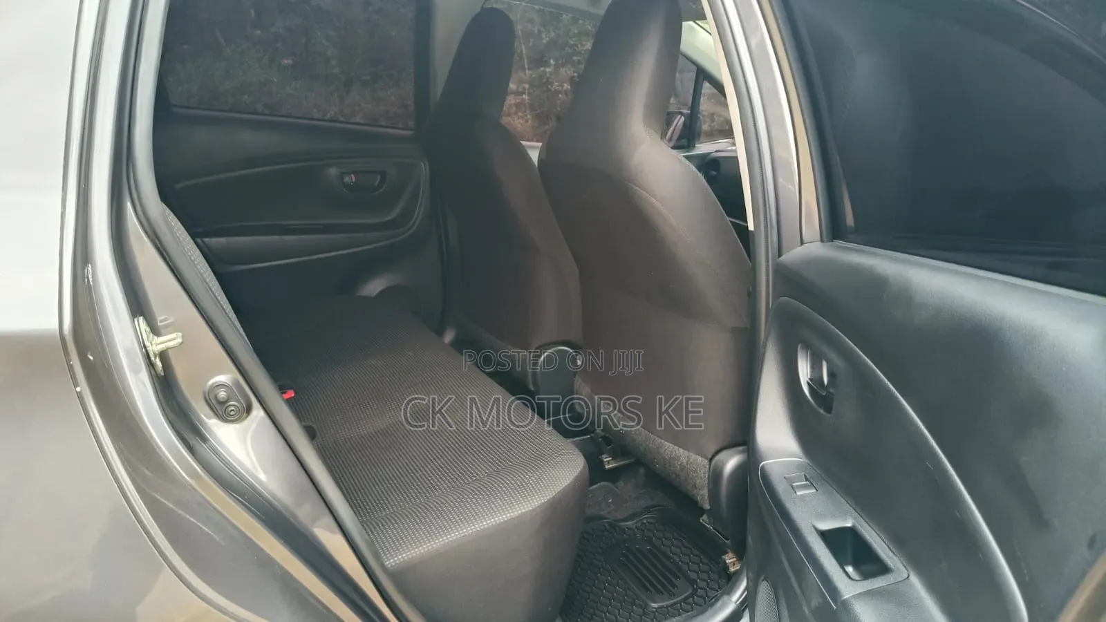 Toyota Vitz 1.0 FWD 5dr 2019 Gray