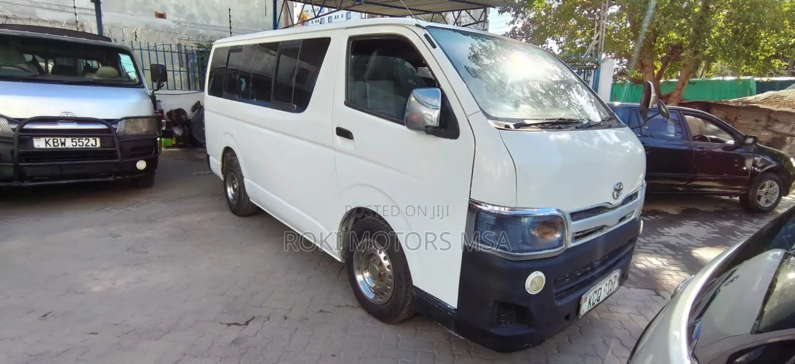 Toyota HiAce 2013 White