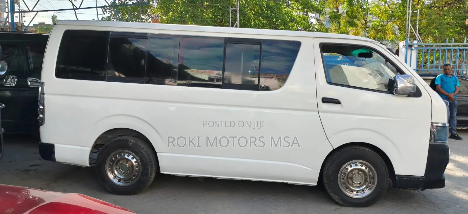 Toyota HiAce 2013 White