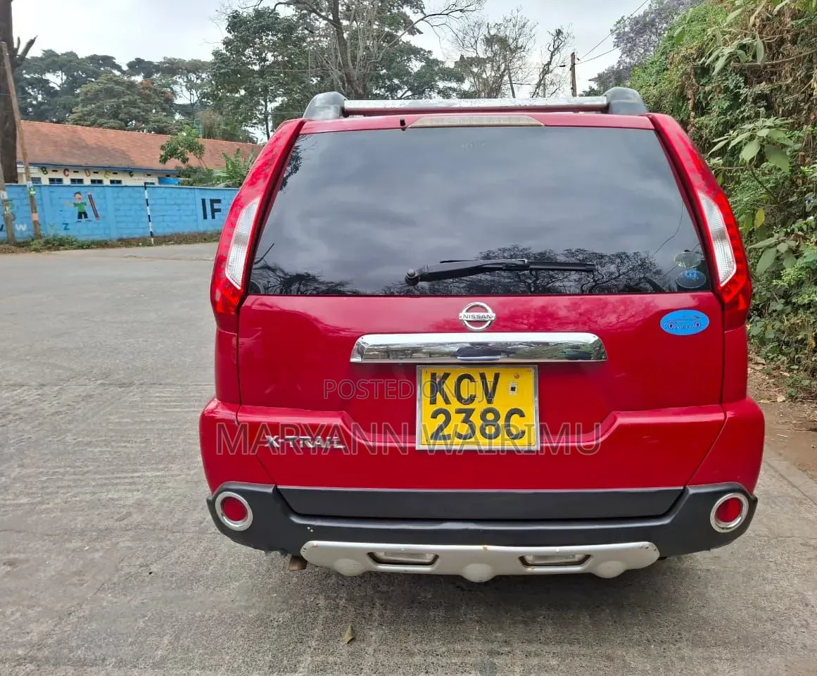 Nissan X-Trail 2.0 Petrol XE 2012 Red