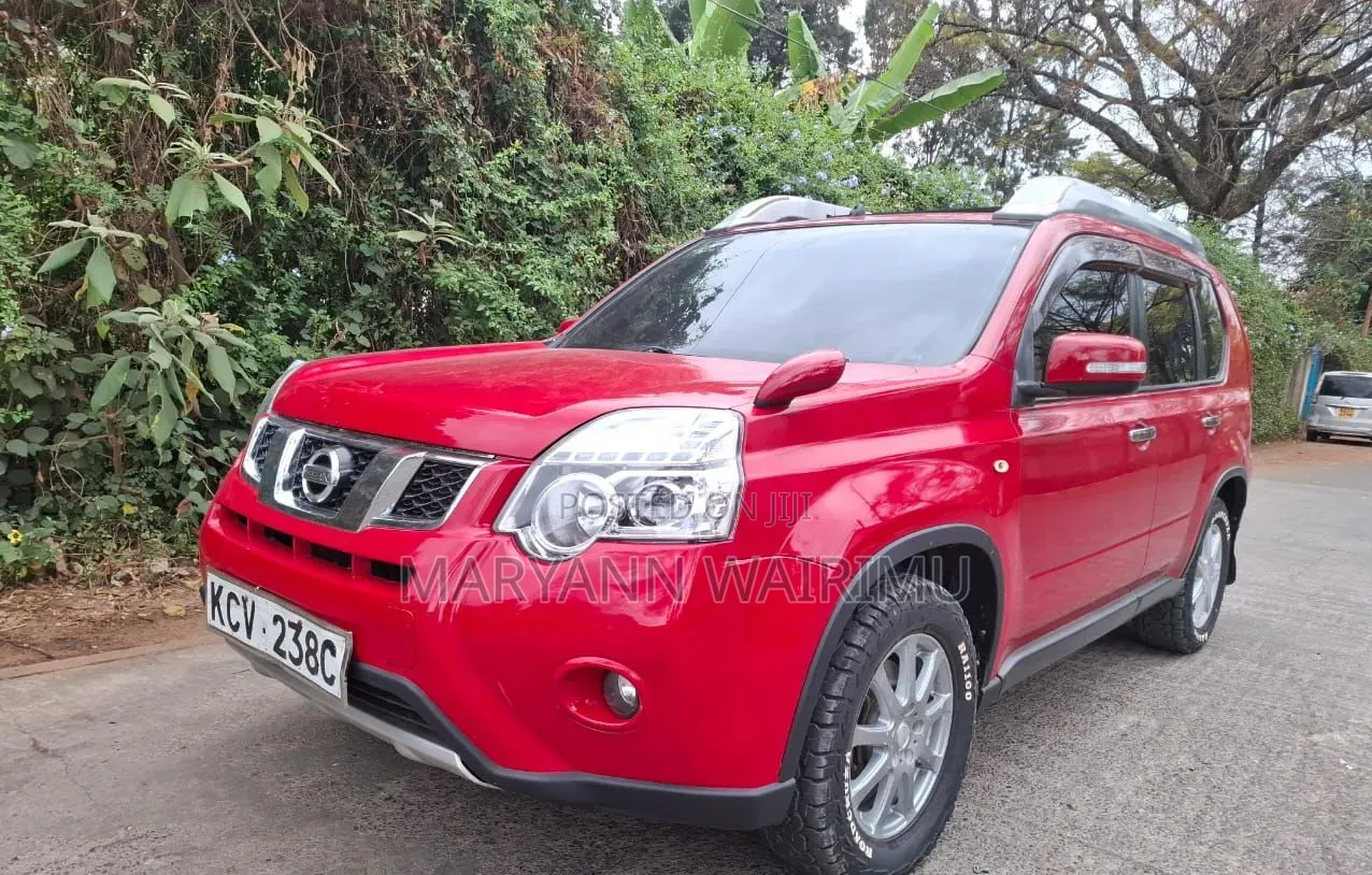Nissan X-Trail 2.0 Petrol XE 2012 Red