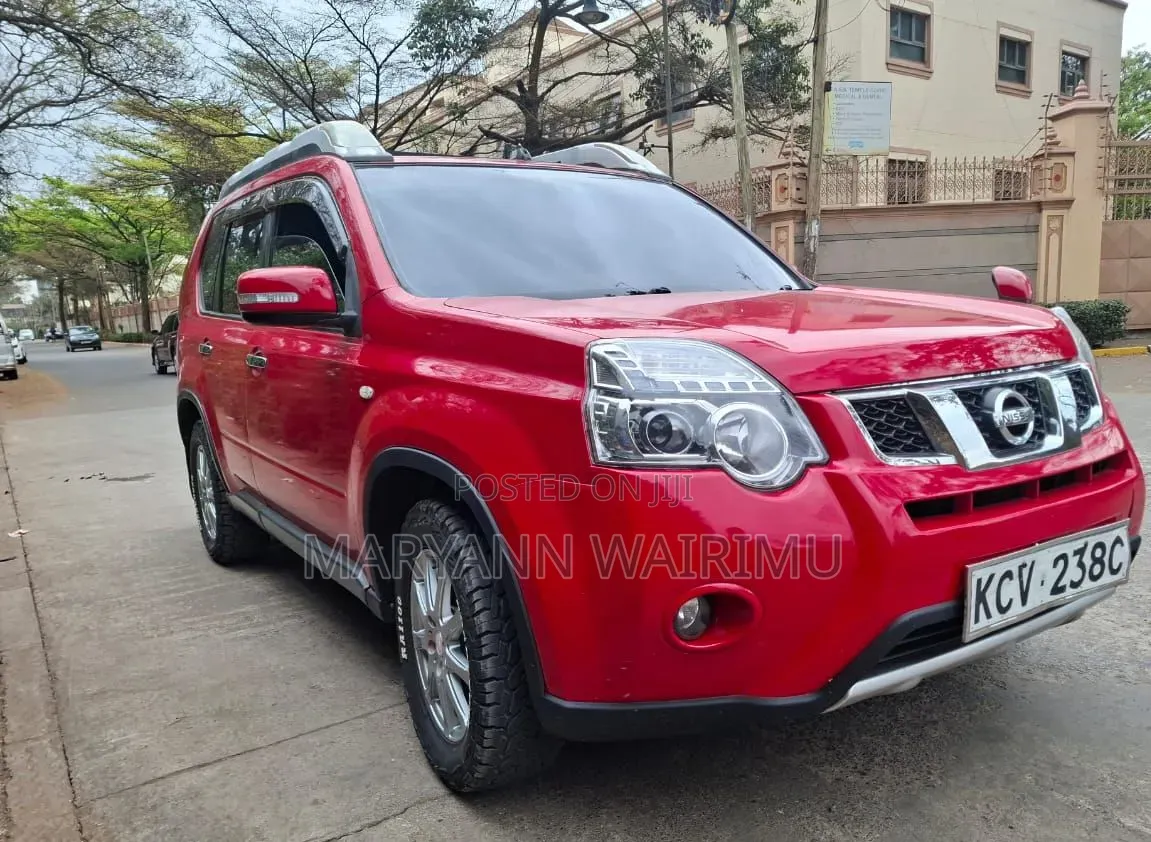 Nissan X-Trail 2.0 Petrol XE 2012 Red