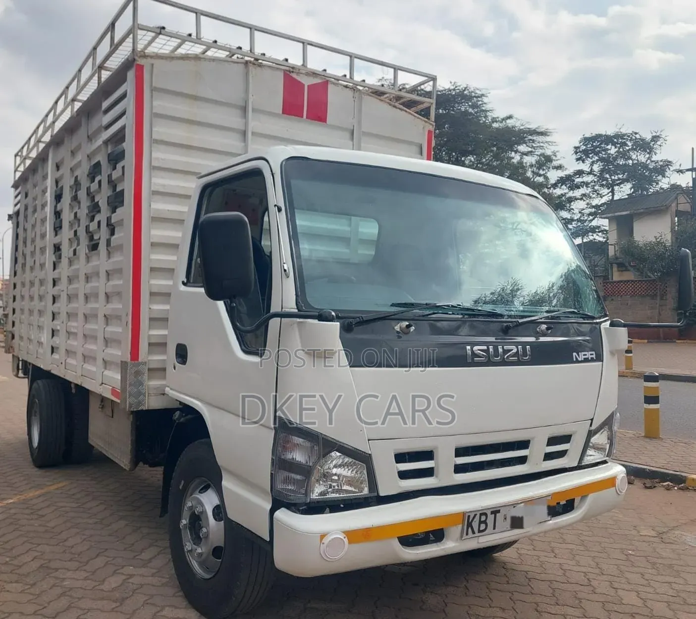 Isuzu NPR66