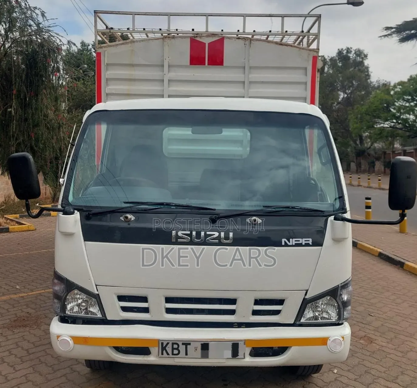 Isuzu NPR66