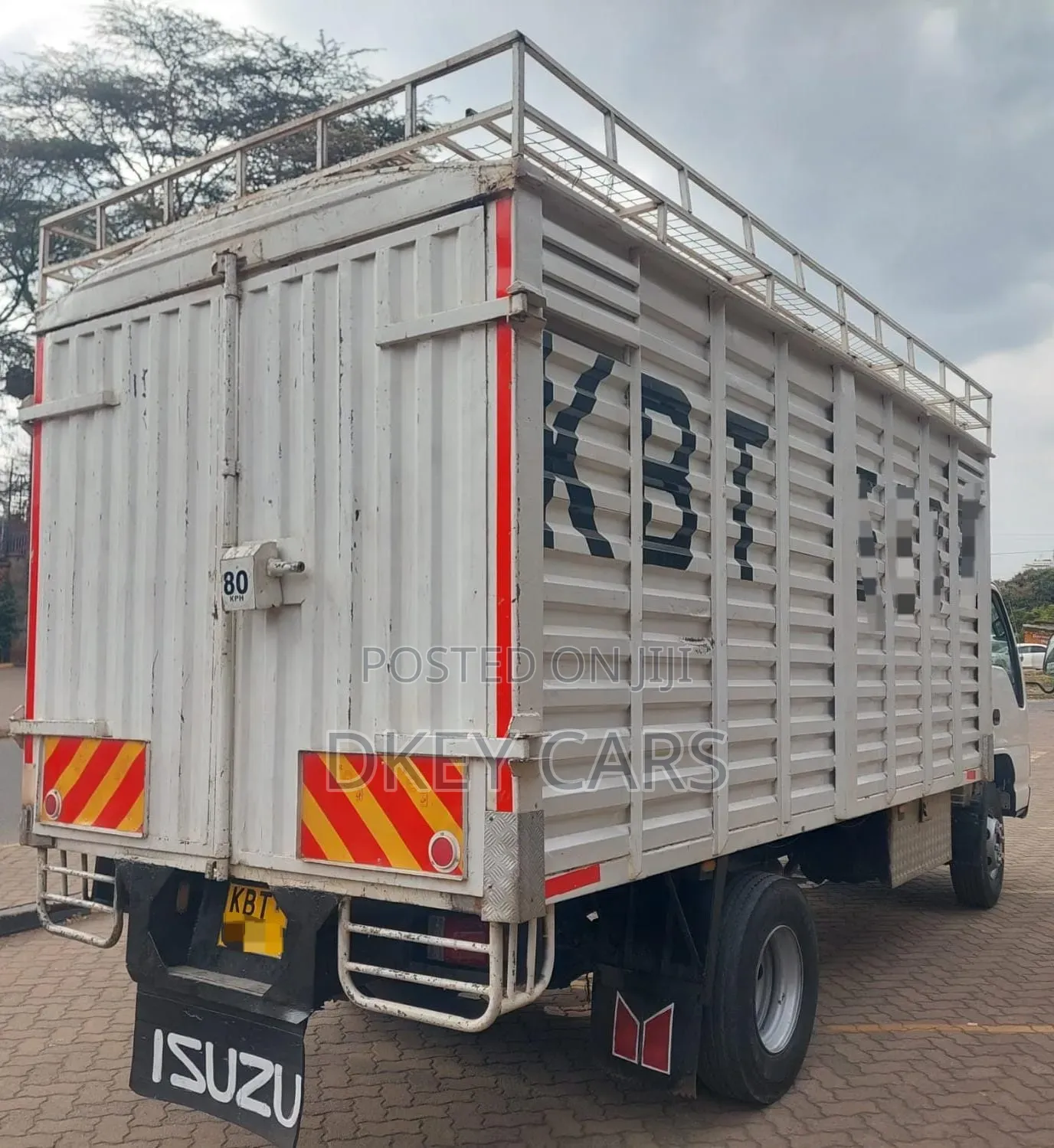 Isuzu NPR66