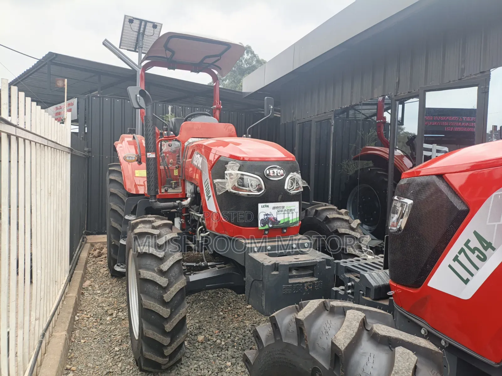 Tractor LT1104