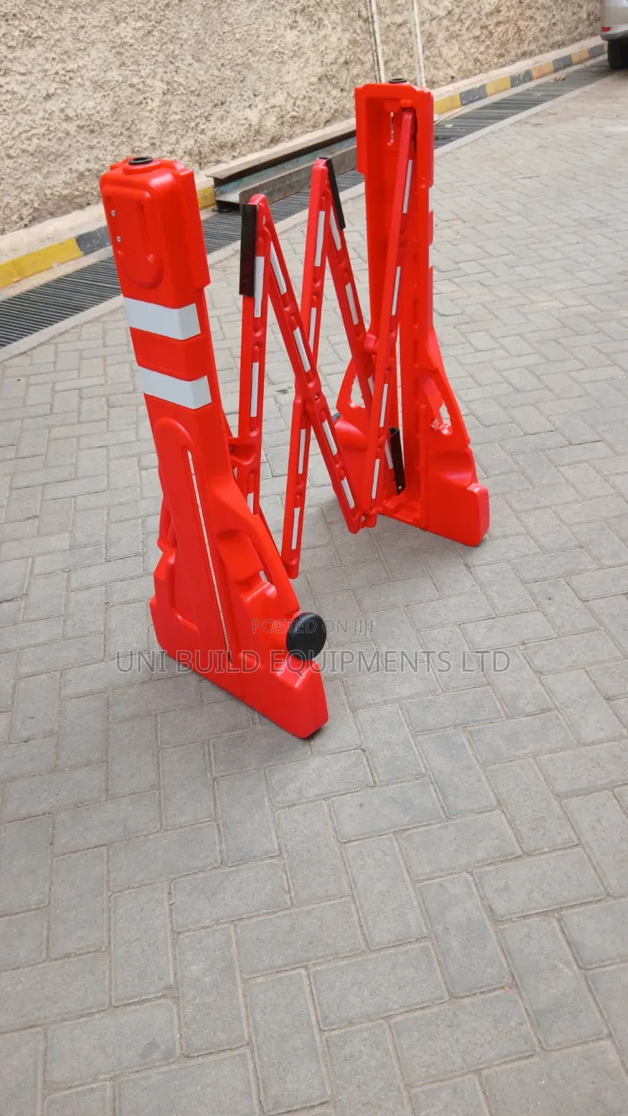 Expandable Red Safety Barricade