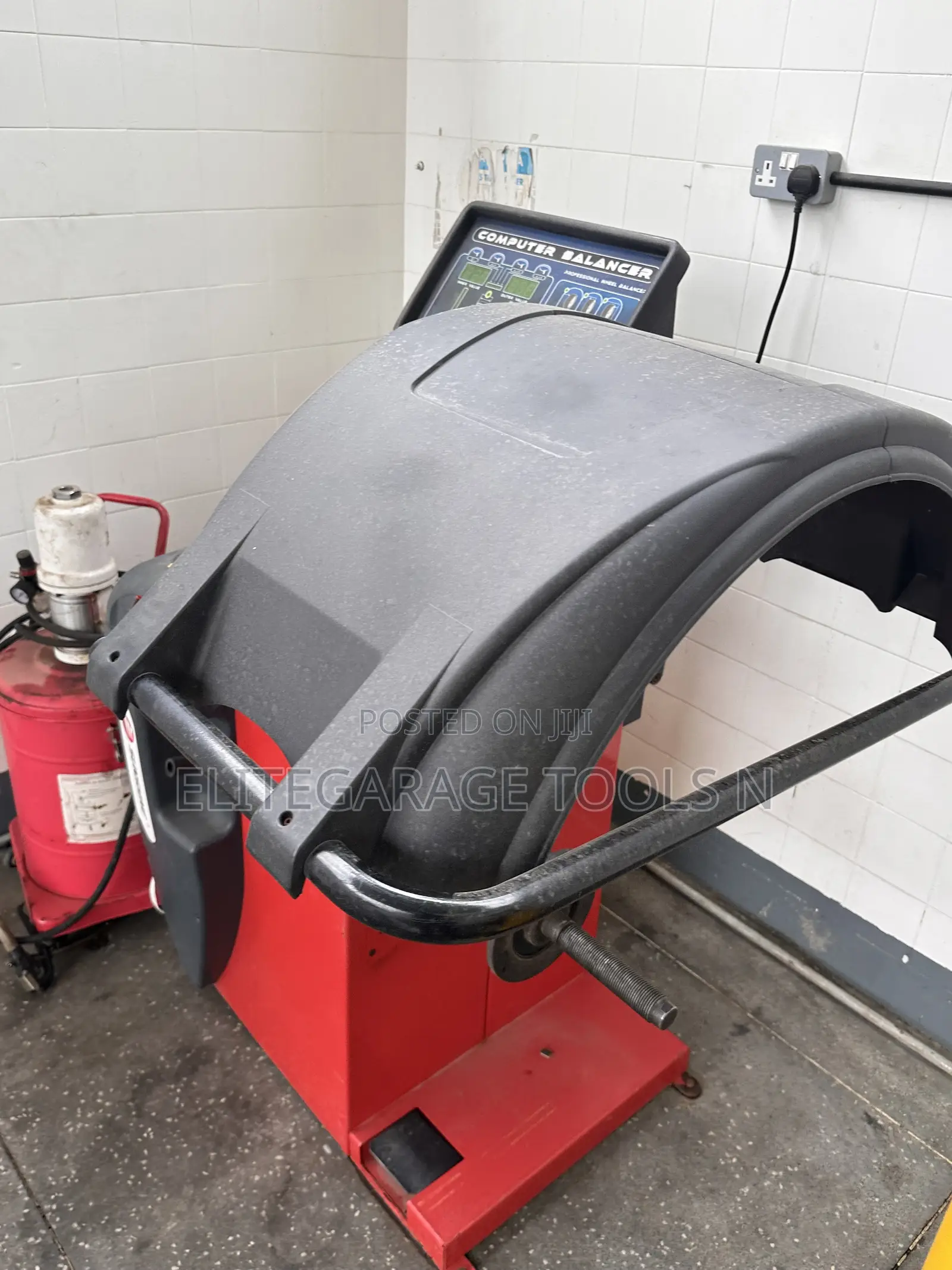 Heavy Duty Commercial Wheel Balancer