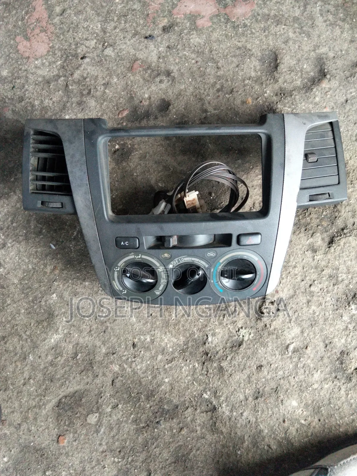 Hillux Vigo AC Control
