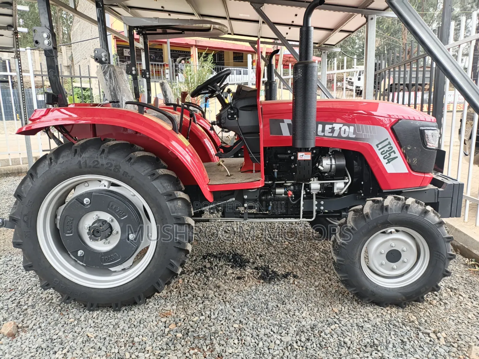 Tractor LT354
