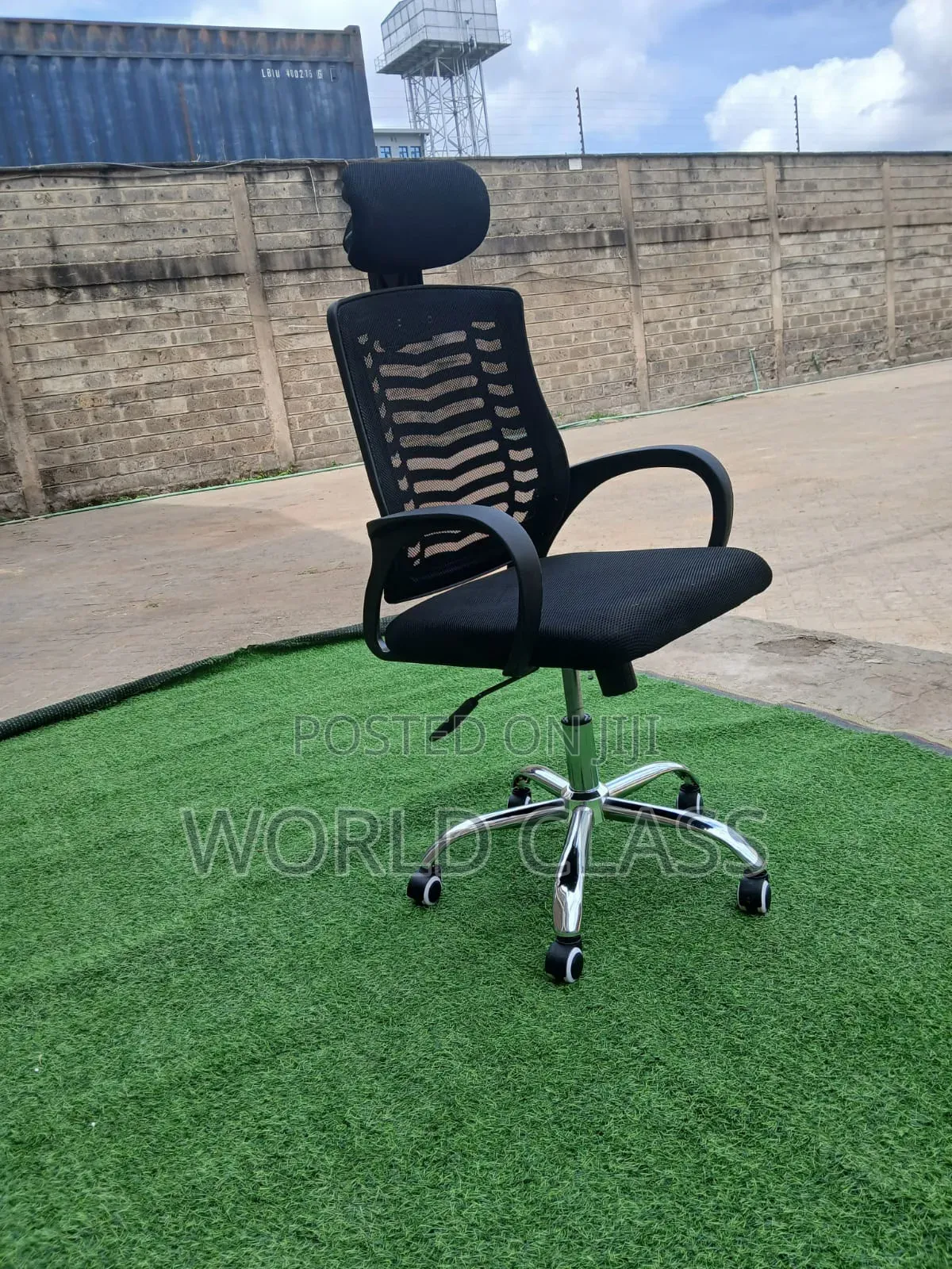 Ergonomic Mesh Office Chair With Adjustable Headrest – Black