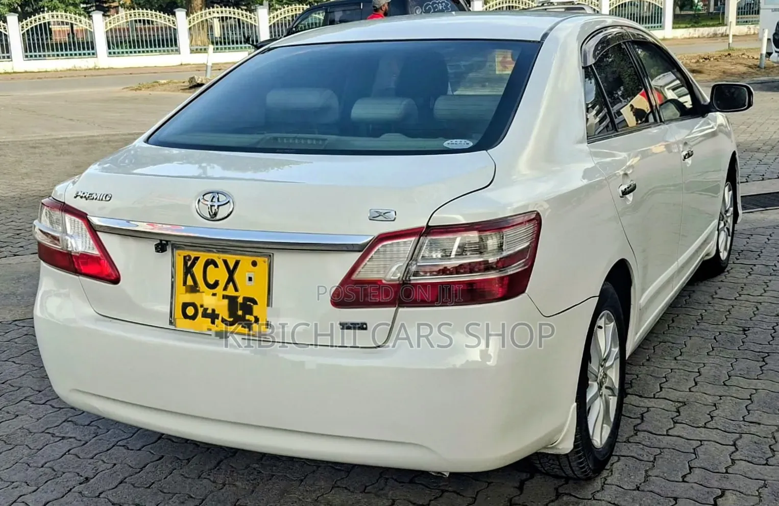 Toyota Premio 1.8 FWD 2013 White