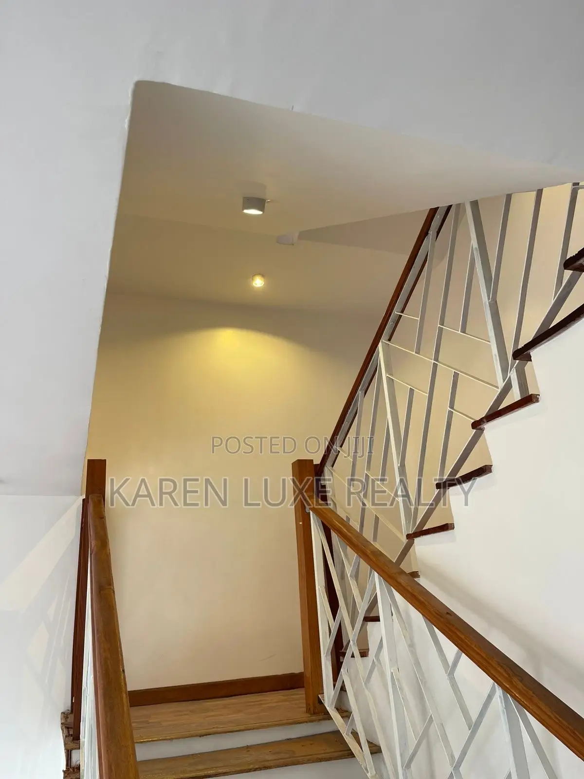 4bdrm Mansion in Karen,Hardy for rent