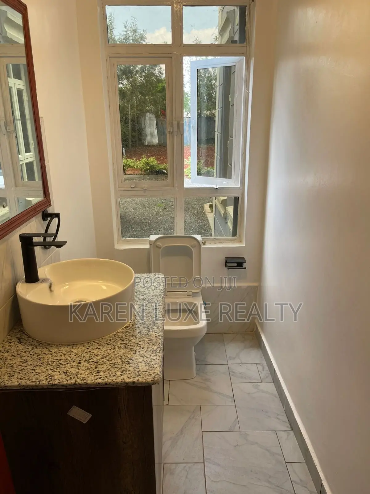 4bdrm Mansion in Karen,Hardy for rent