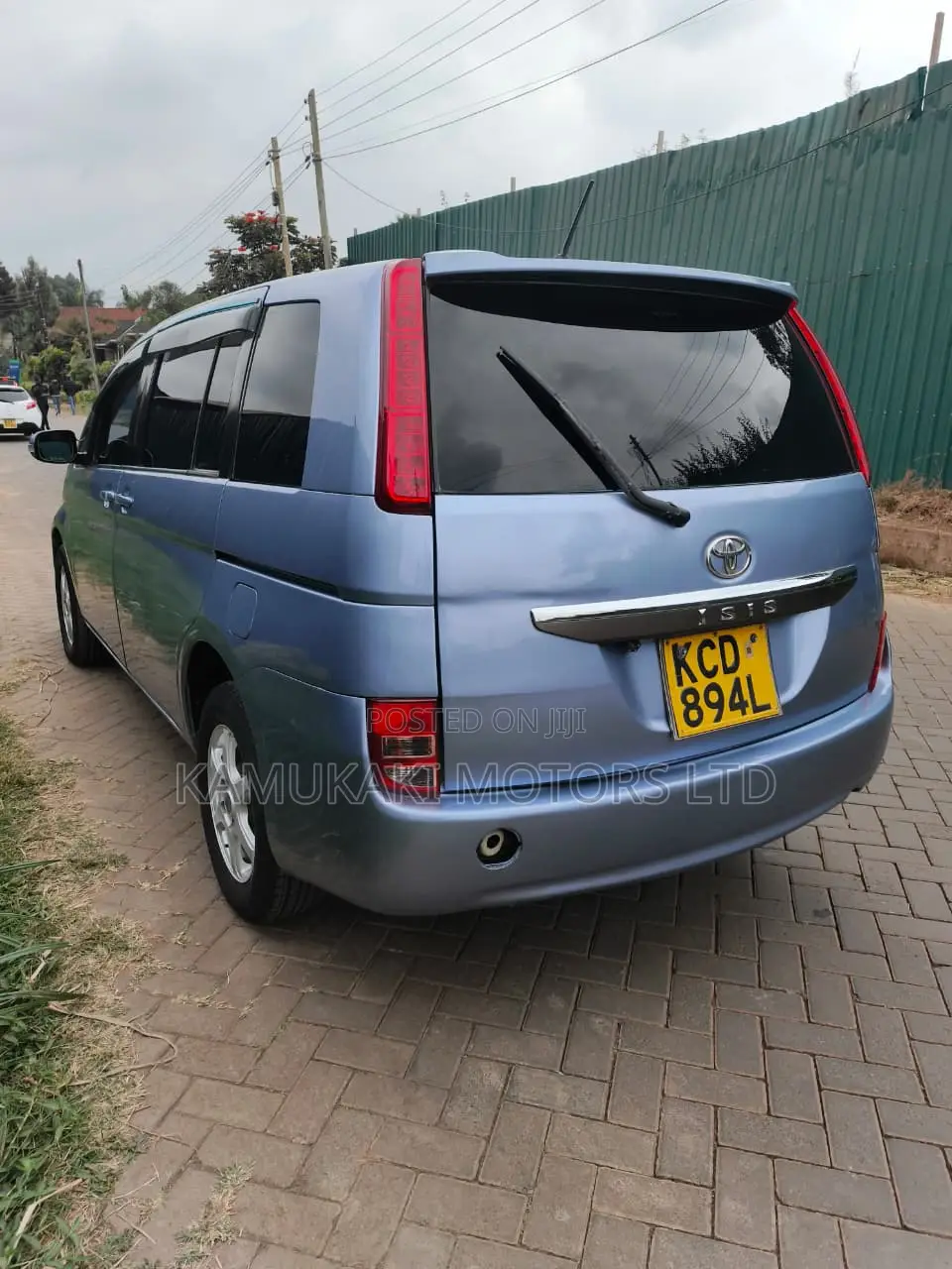 Toyota ISIS 2007 Blue