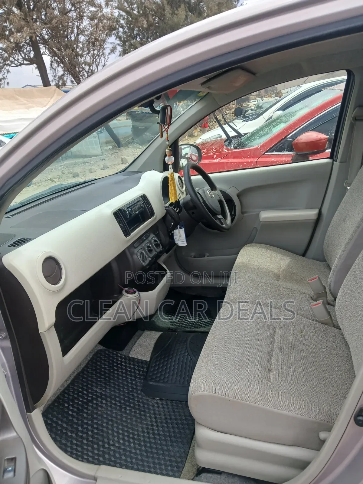Toyota Passo 2012 Pink