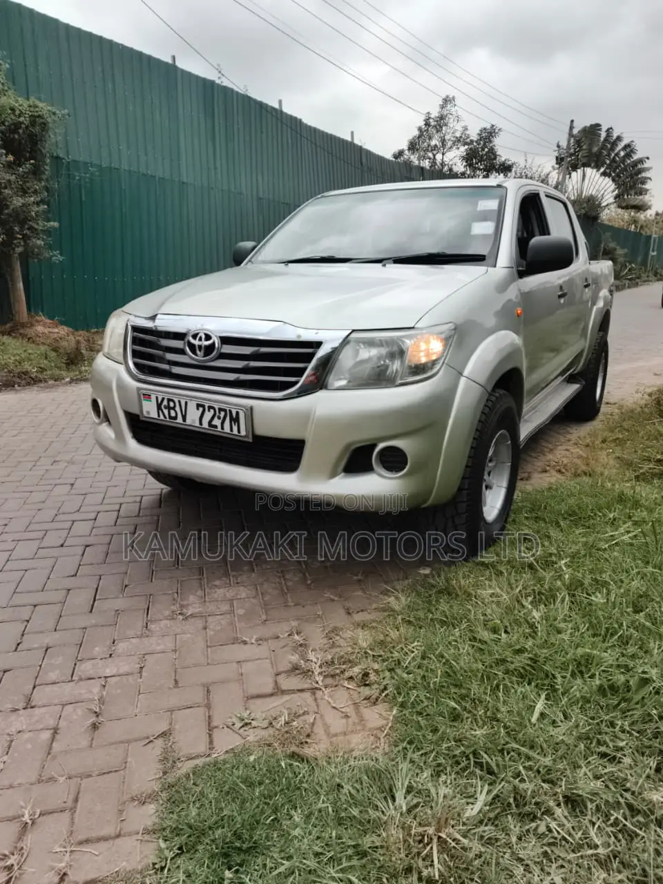 Toyota Hilux 2013 Silver