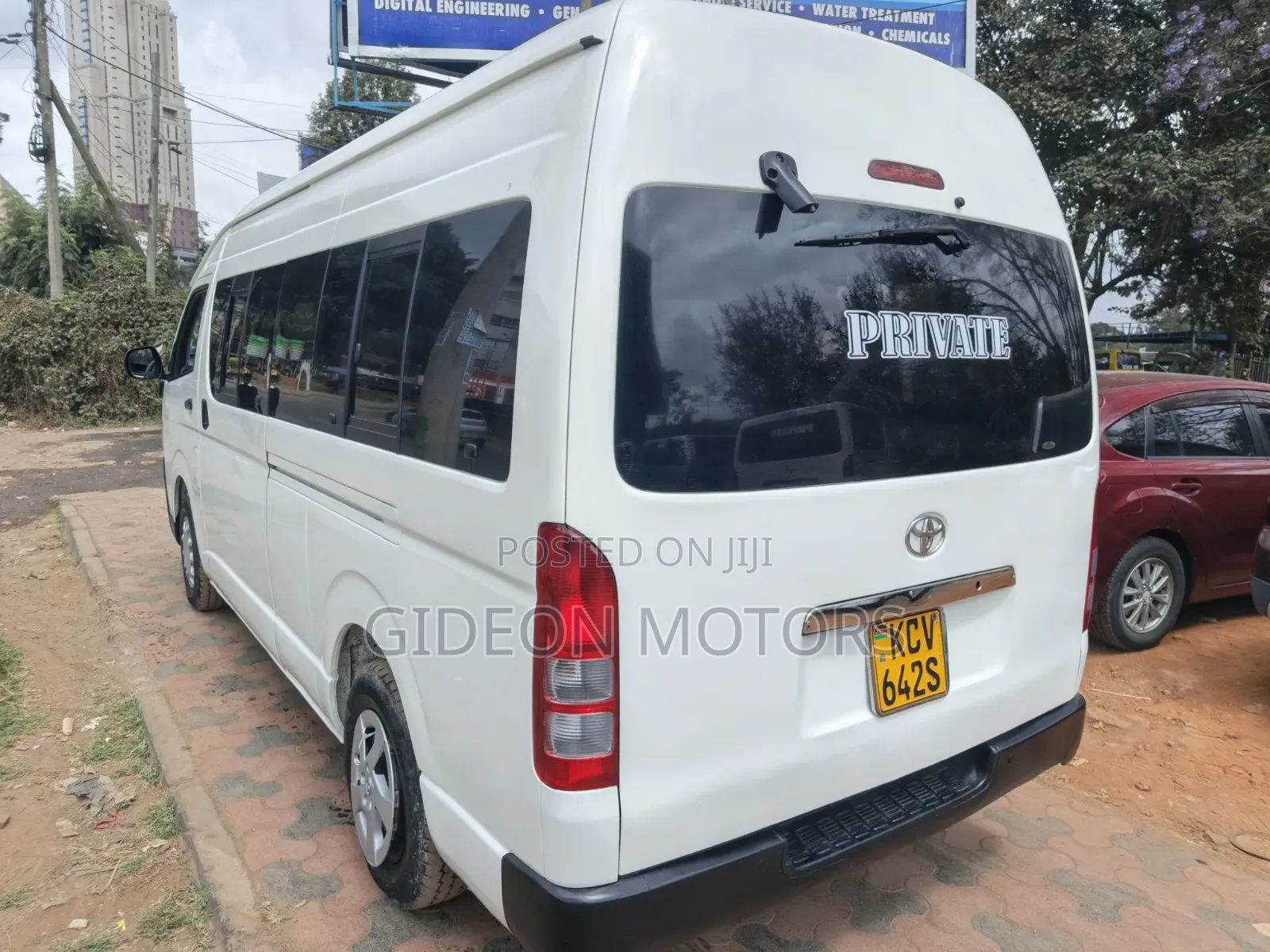 Toyota HiAce 2013 White