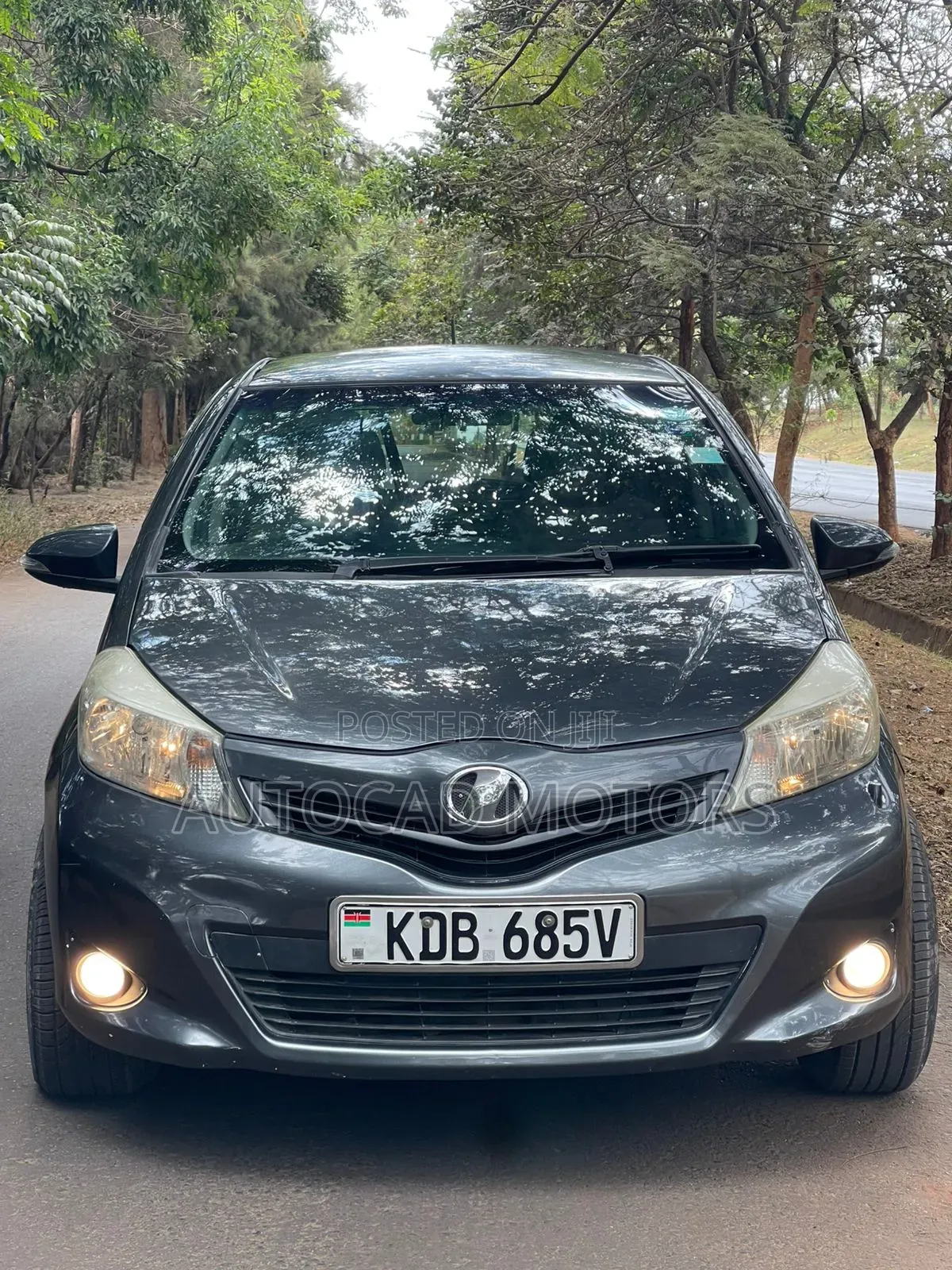 Toyota Vitz 2013 Black