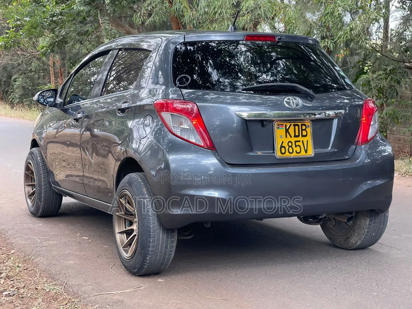 Toyota Vitz 2013 Black