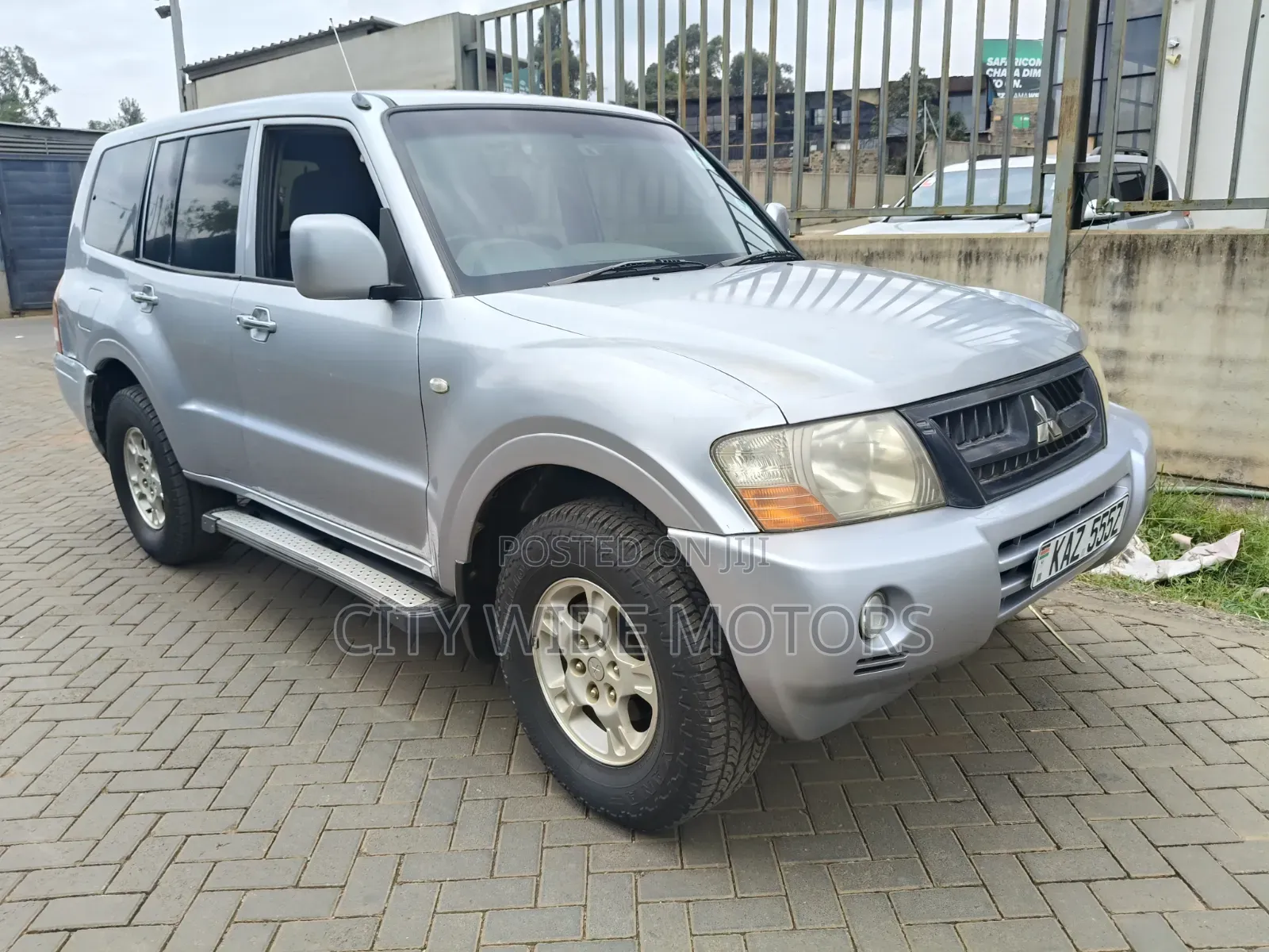 Mitsubishi Pajero 2003 Silver