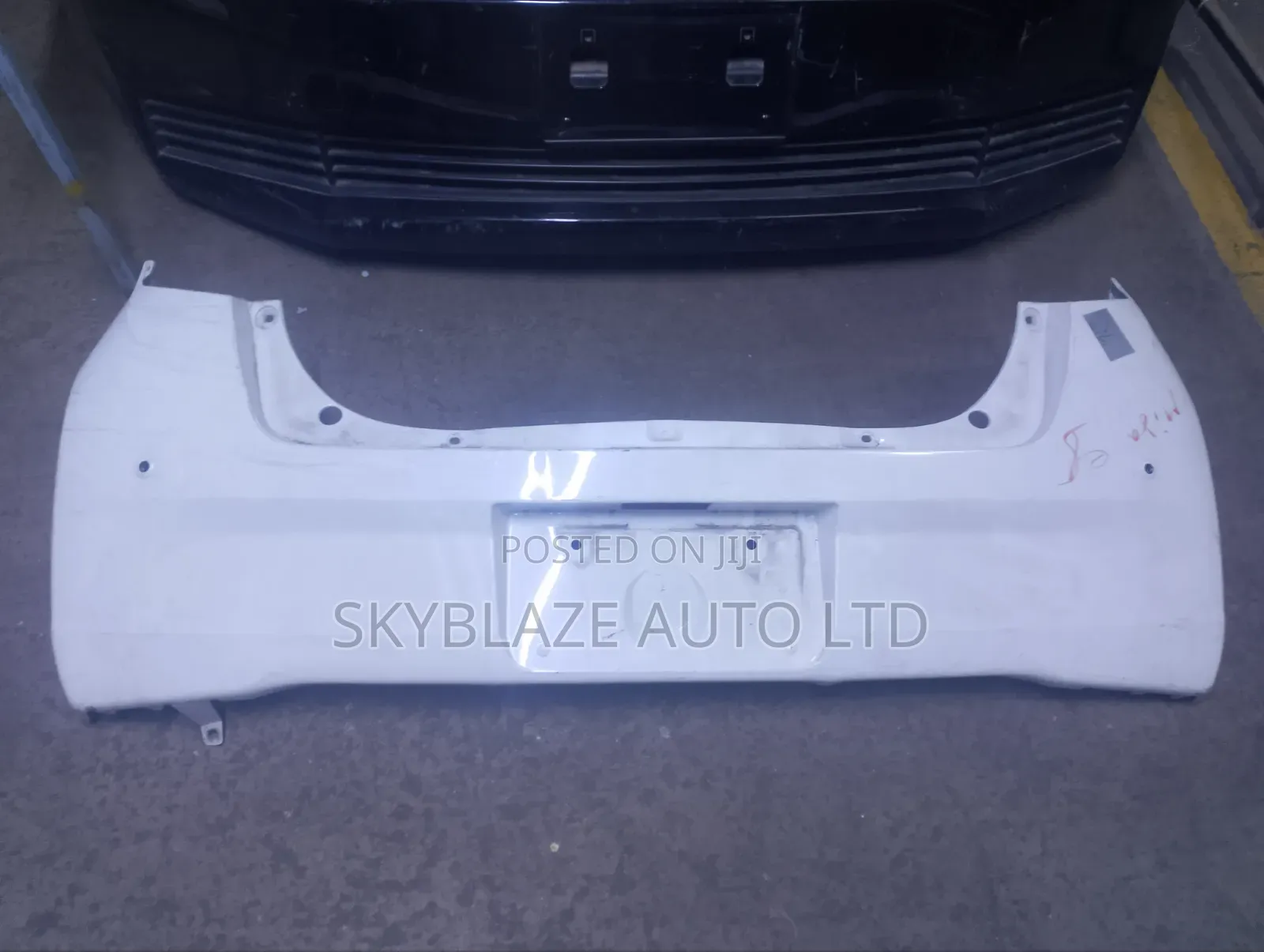 Daihatsu Mira Rear Bumper