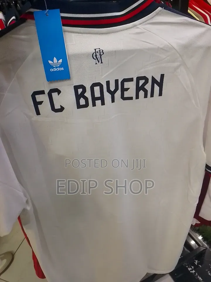 FC Bayern Munichen White Jersey