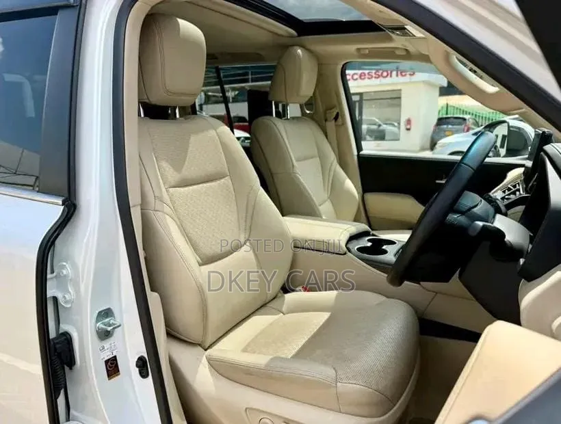 Toyota Land Cruiser 2023 White