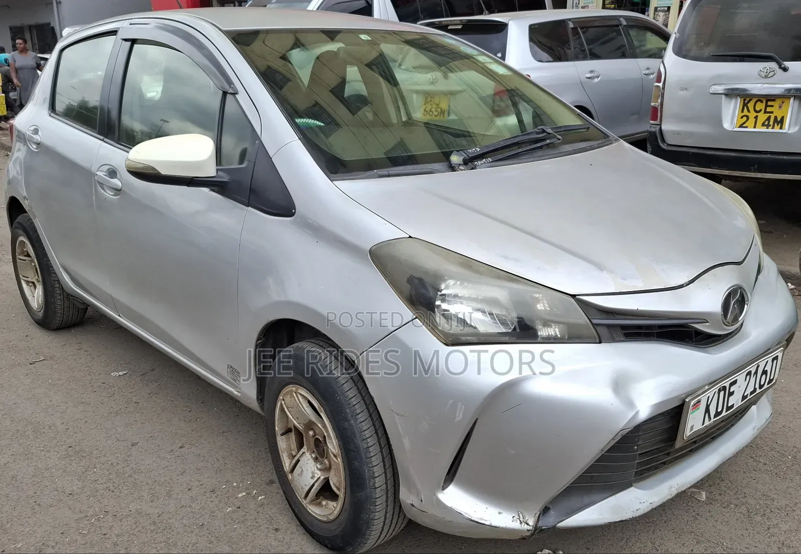 Toyota Vitz 1.0 FWD 5dr 2014 Silver