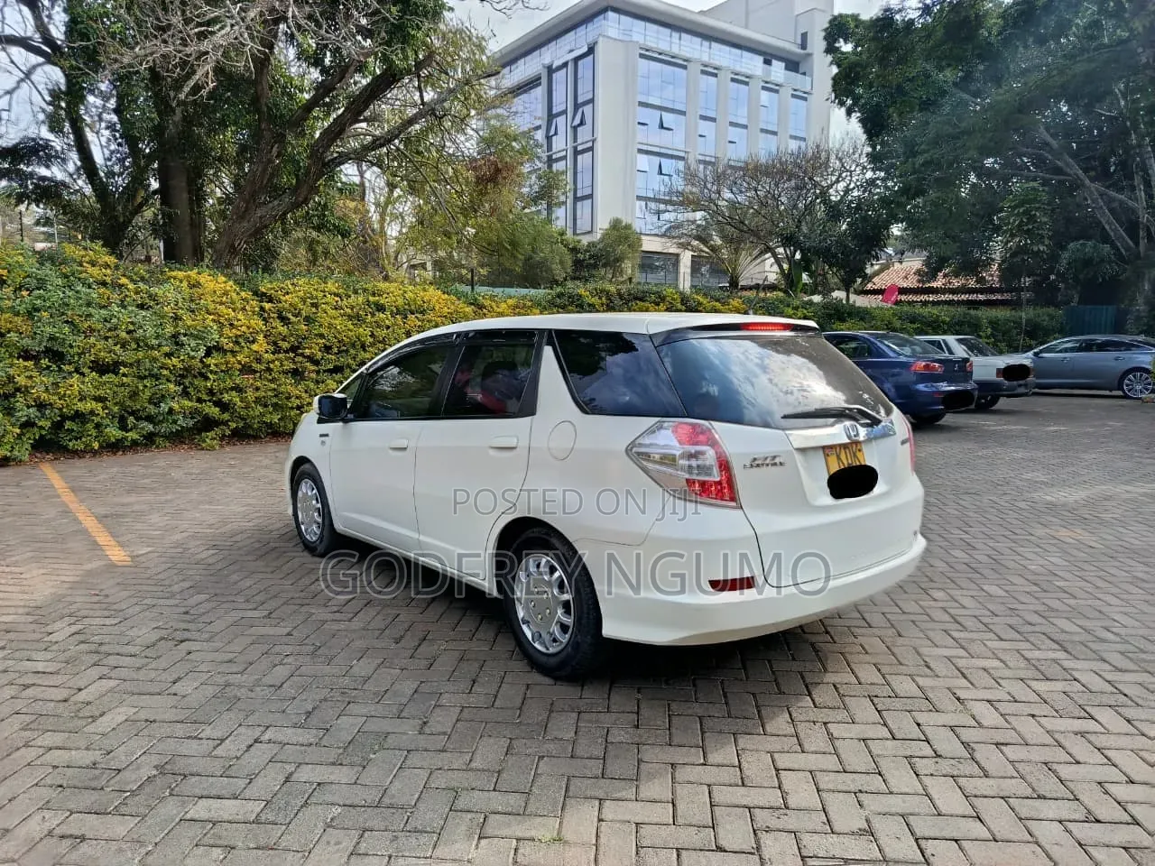 Honda Fit Shuttle 2015 White