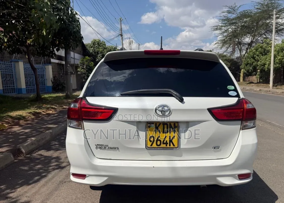 Toyota Corolla Fielder 2017 White