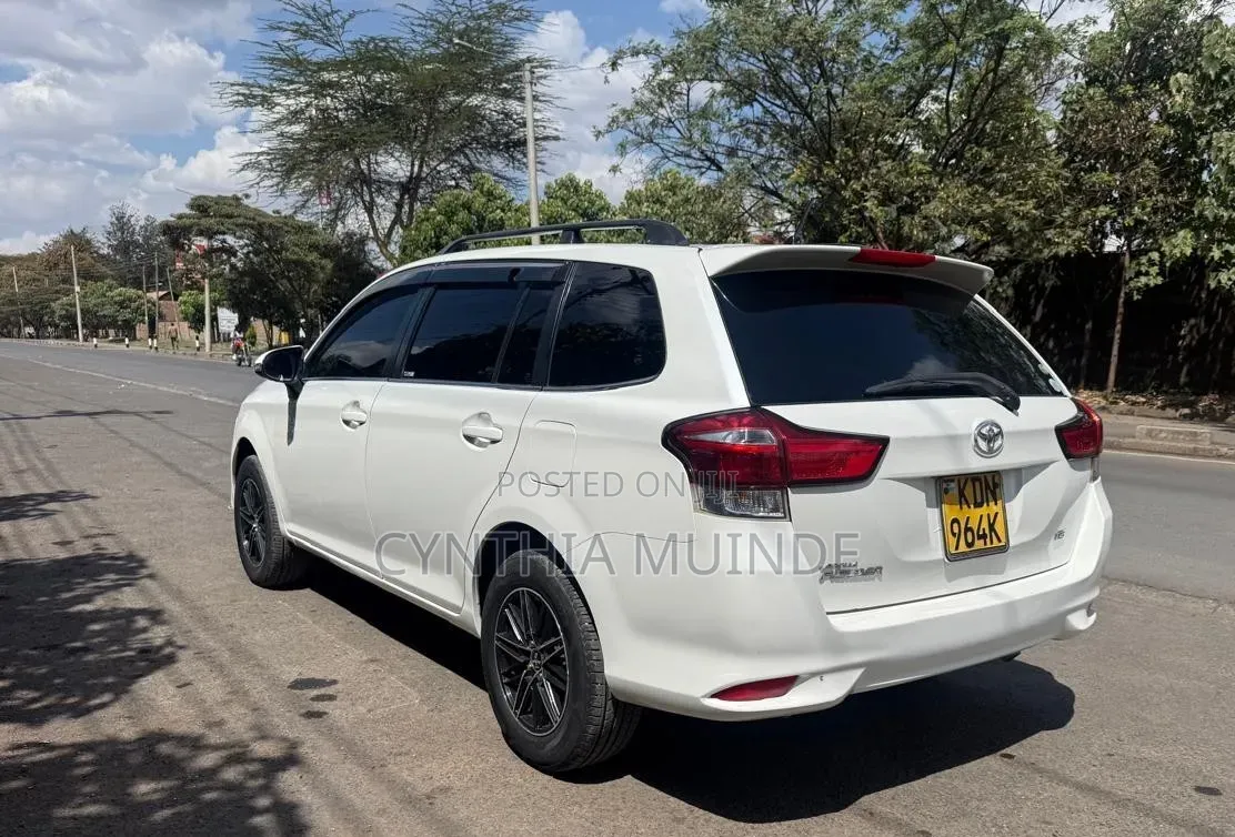 Toyota Corolla Fielder 2017 White