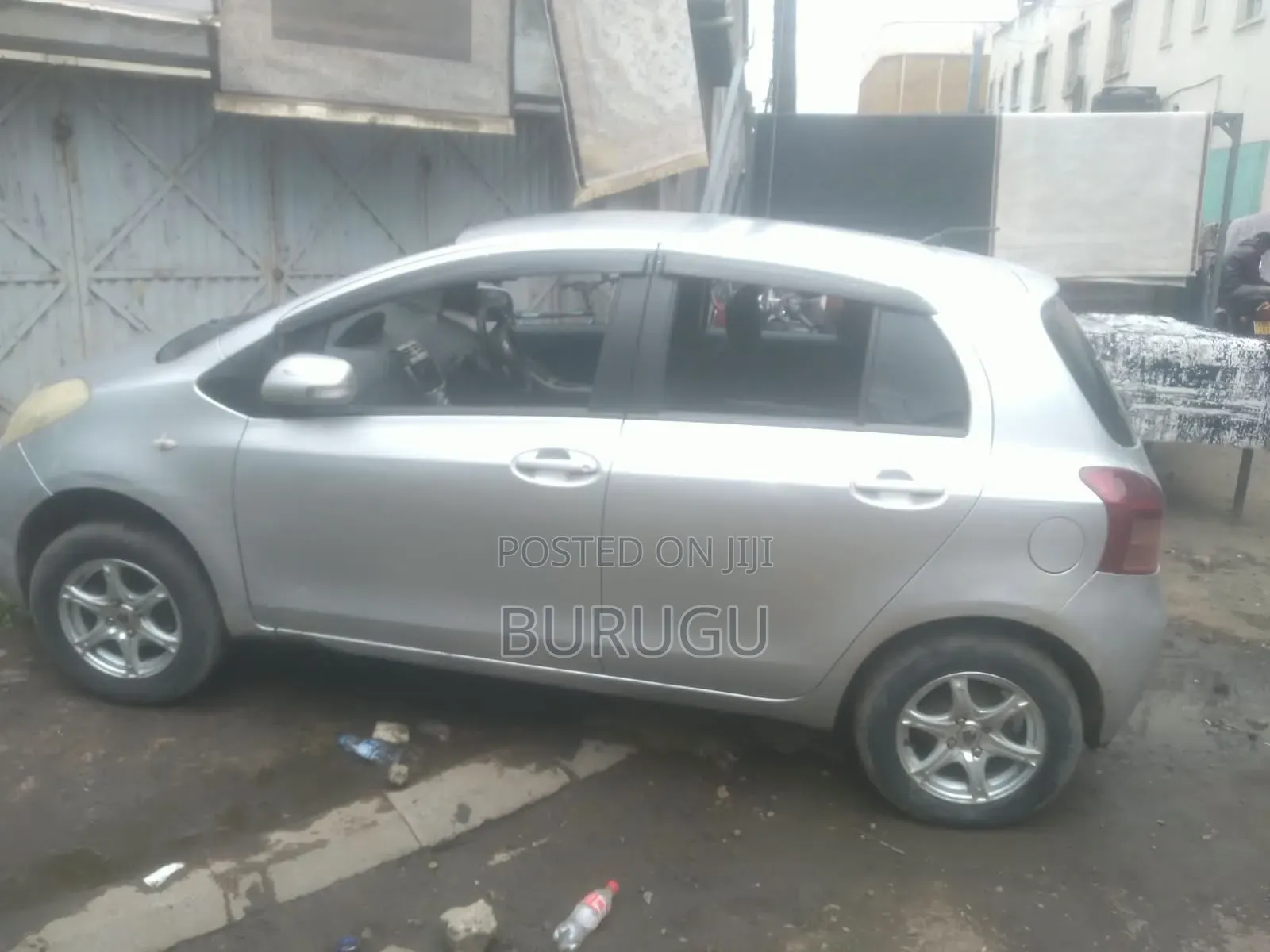 Toyota Vitz 2006 Silver