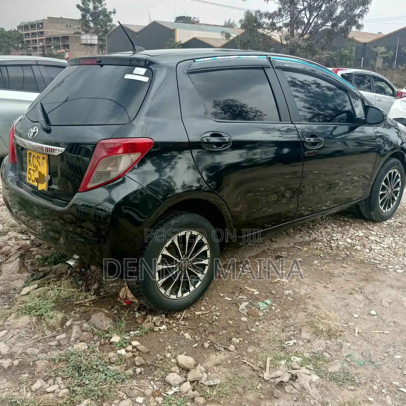 Toyota Vitz 1.0 FWD 5dr 2012 Black