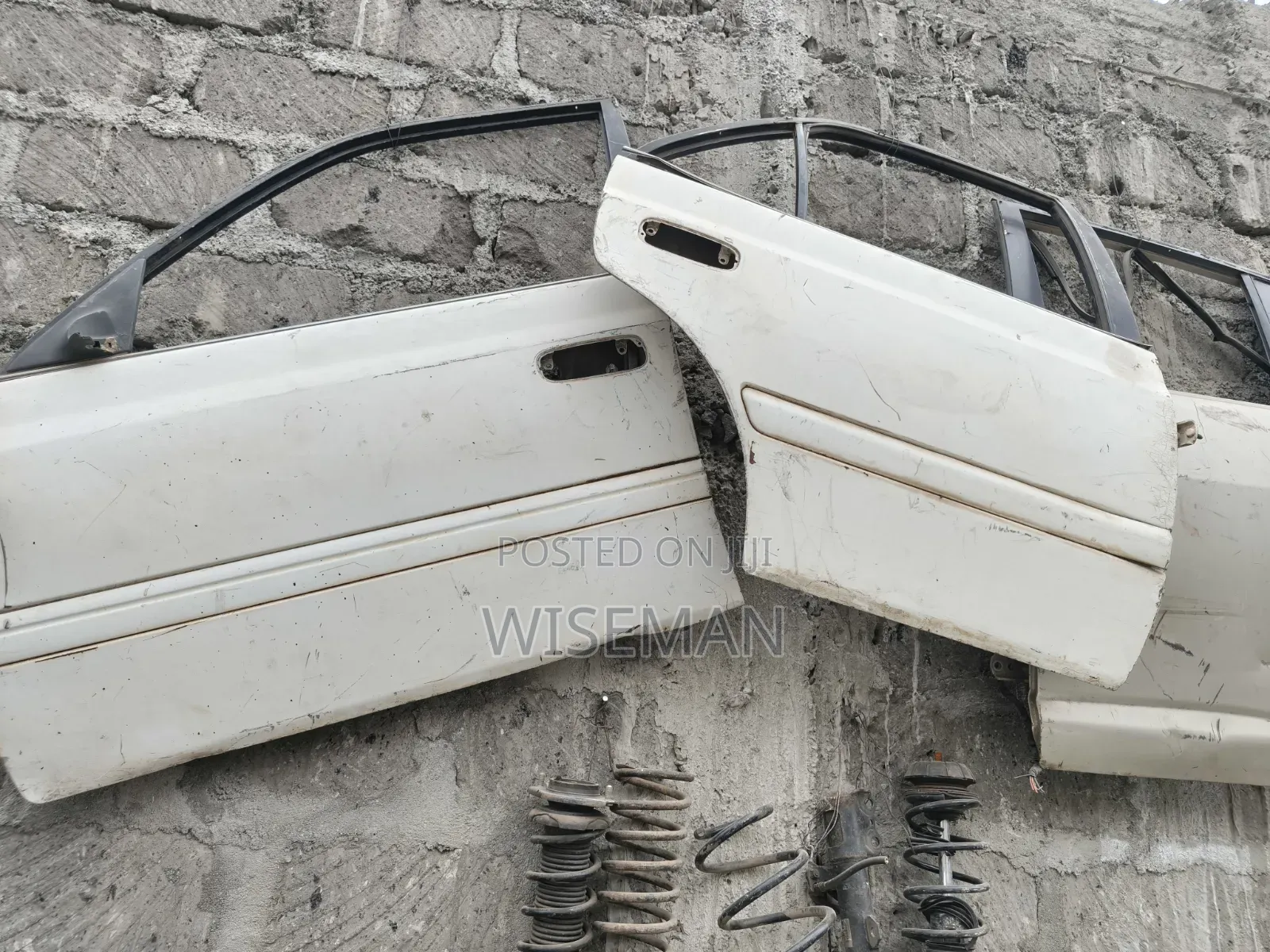 Toyota Premio Nyoka Doors