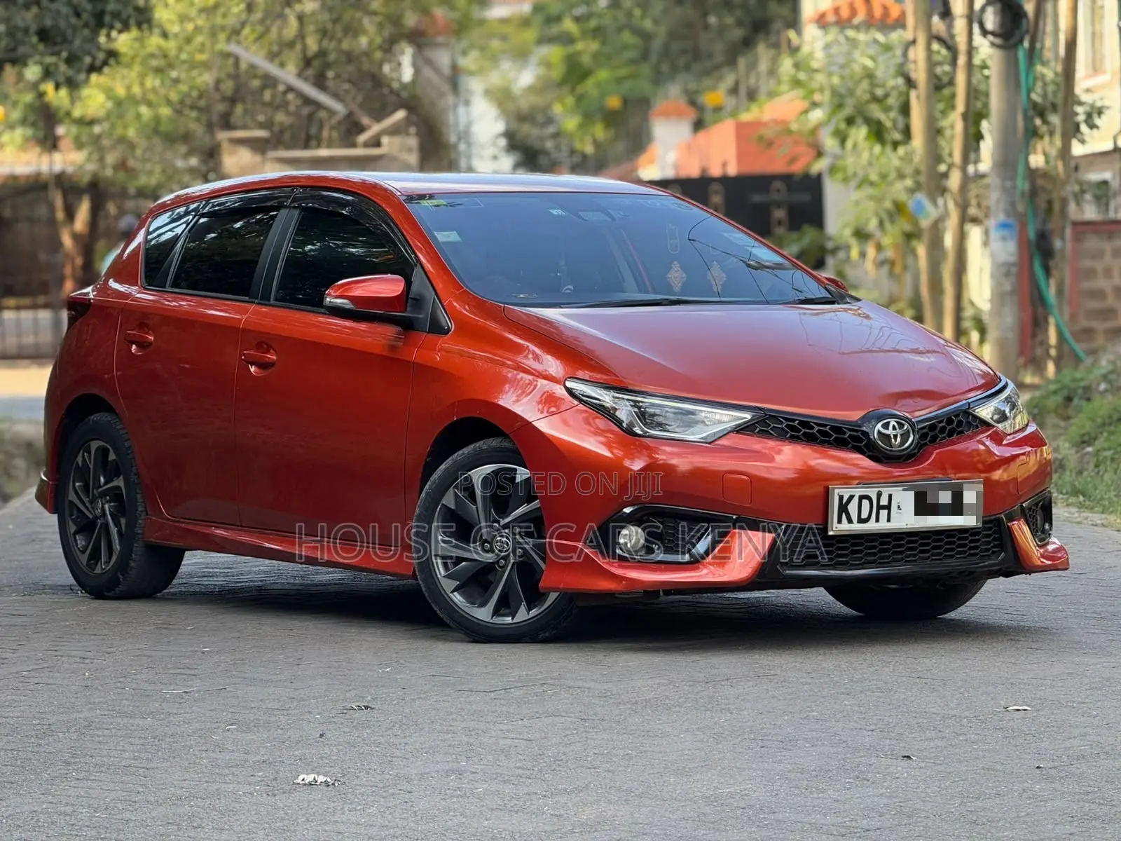 Toyota Auris 2016 Orange