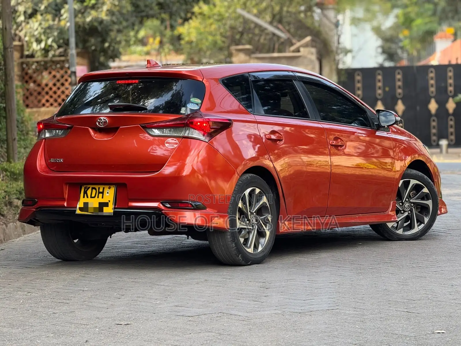 Toyota Auris 2016 Orange