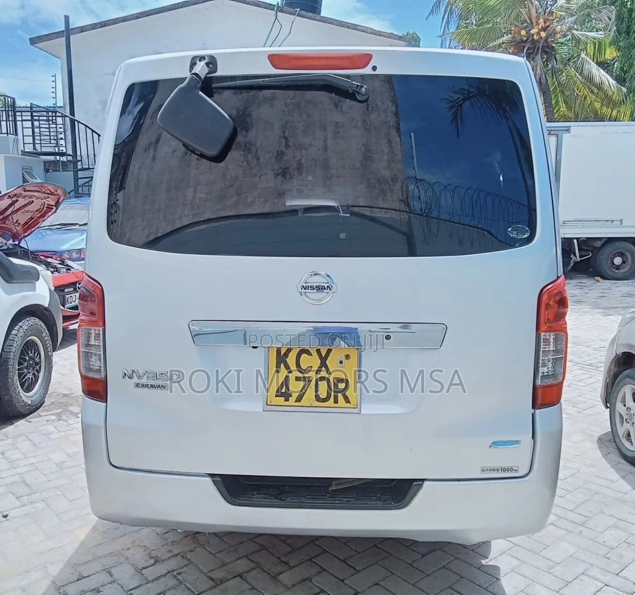 Nissan Caravan (Urvan) 2013 Silver