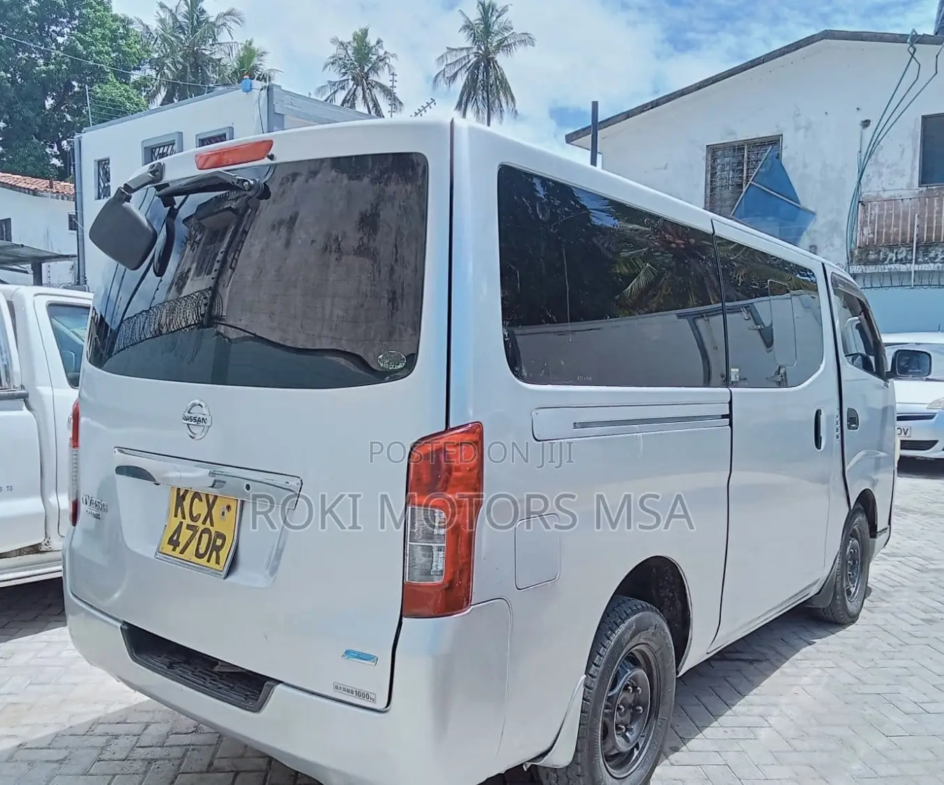 Nissan Caravan (Urvan) 2013 Silver