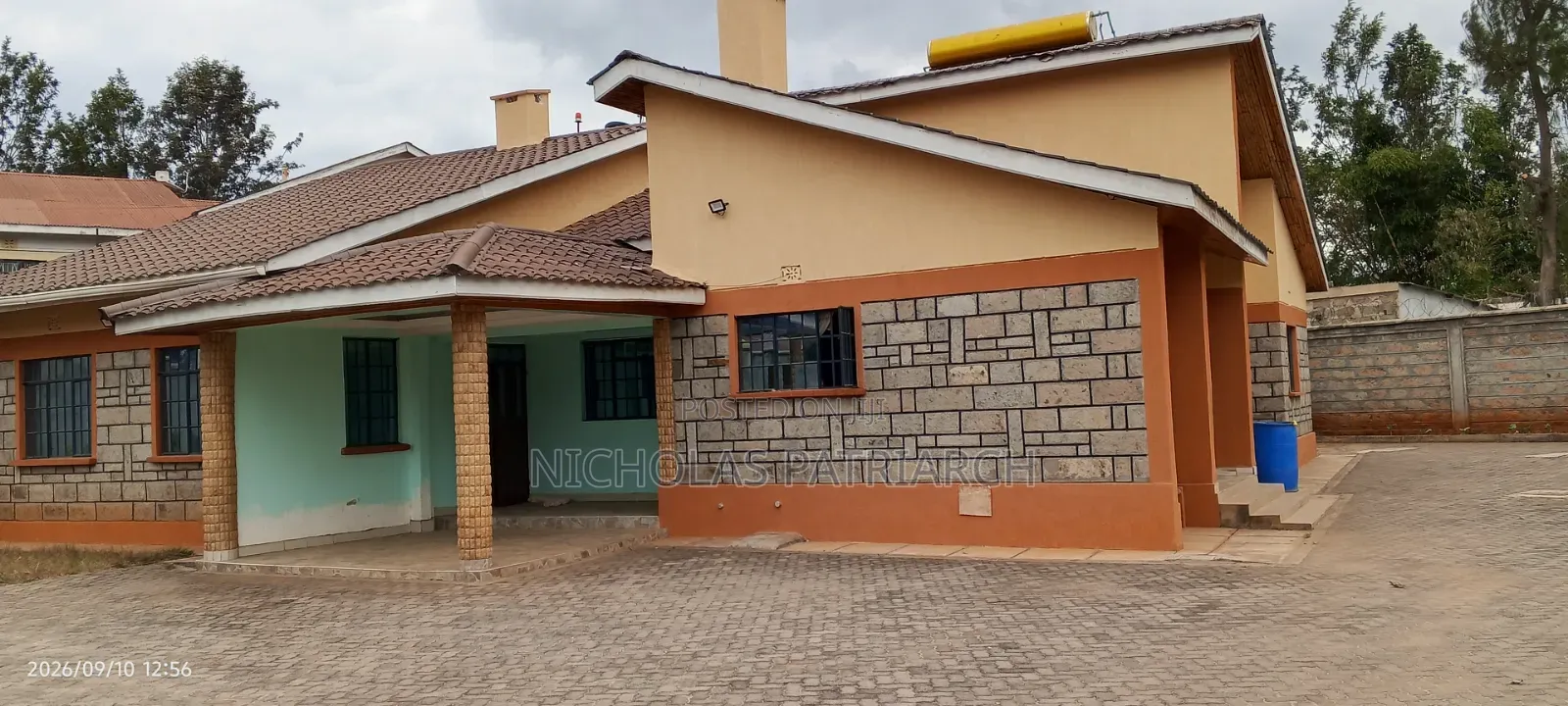 4bdrm Bungalow in Miwani -College Road, Mumbuni for sale