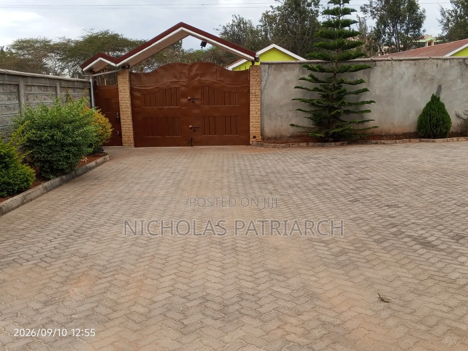 4bdrm Bungalow in Miwani -College Road, Mumbuni for sale