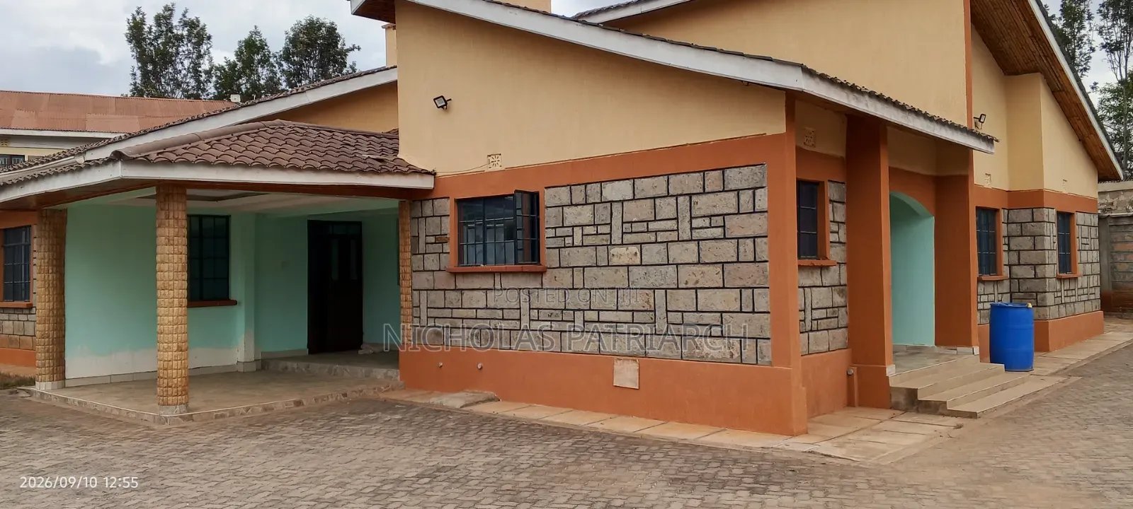 4bdrm Bungalow in Miwani -College Road, Mumbuni for sale